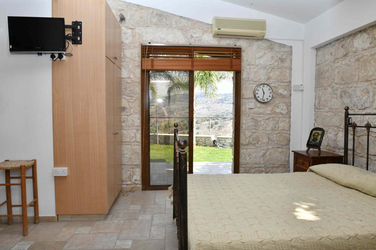 Lasa Black Rock villa Paphos Exteriör bild