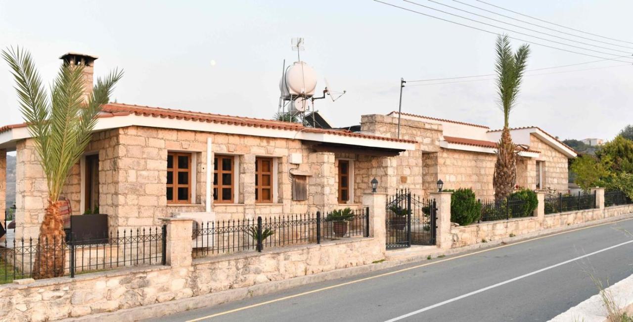 Lasa Black Rock villa Paphos Exteriör bild