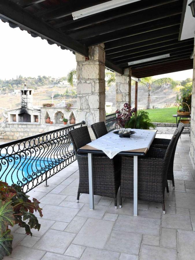 Lasa Black Rock villa Paphos Exteriör bild