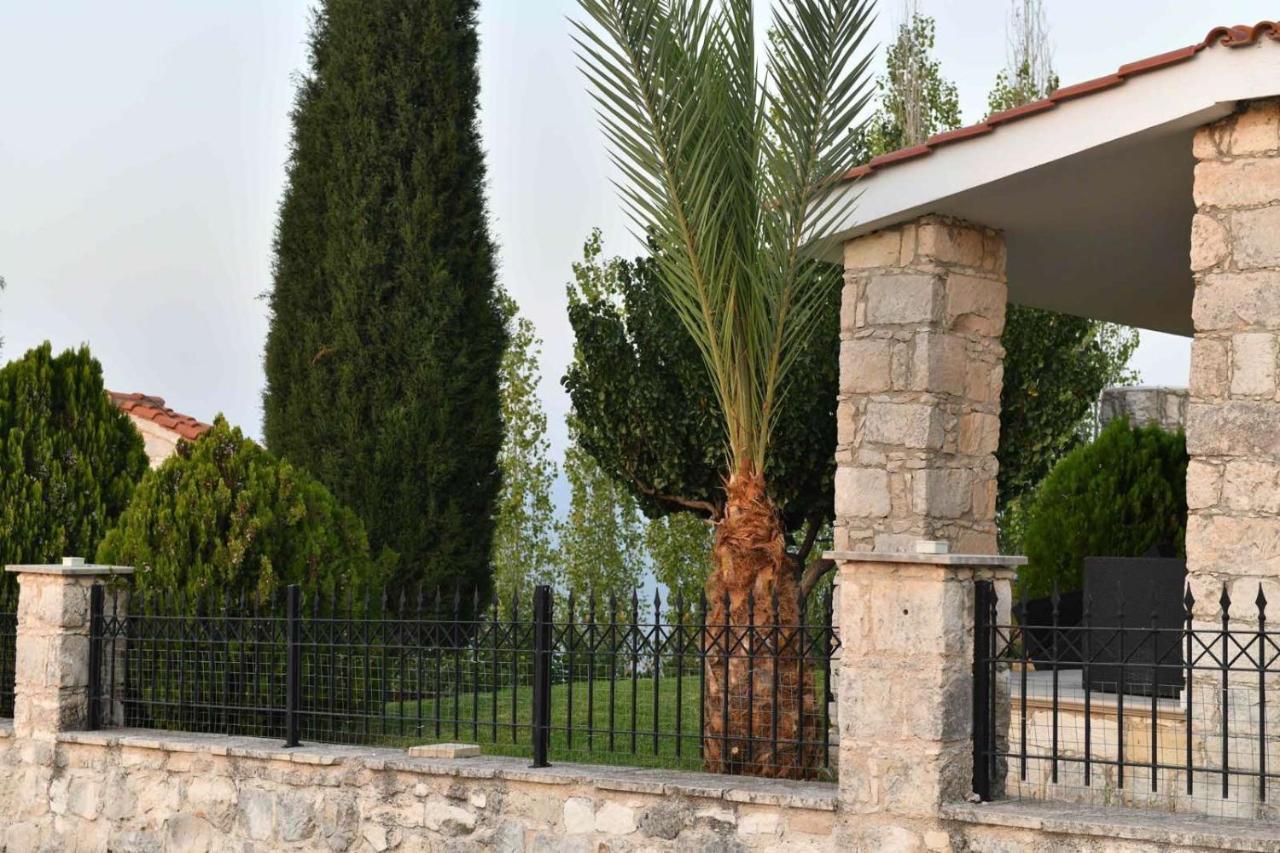 Lasa Black Rock villa Paphos Exteriör bild